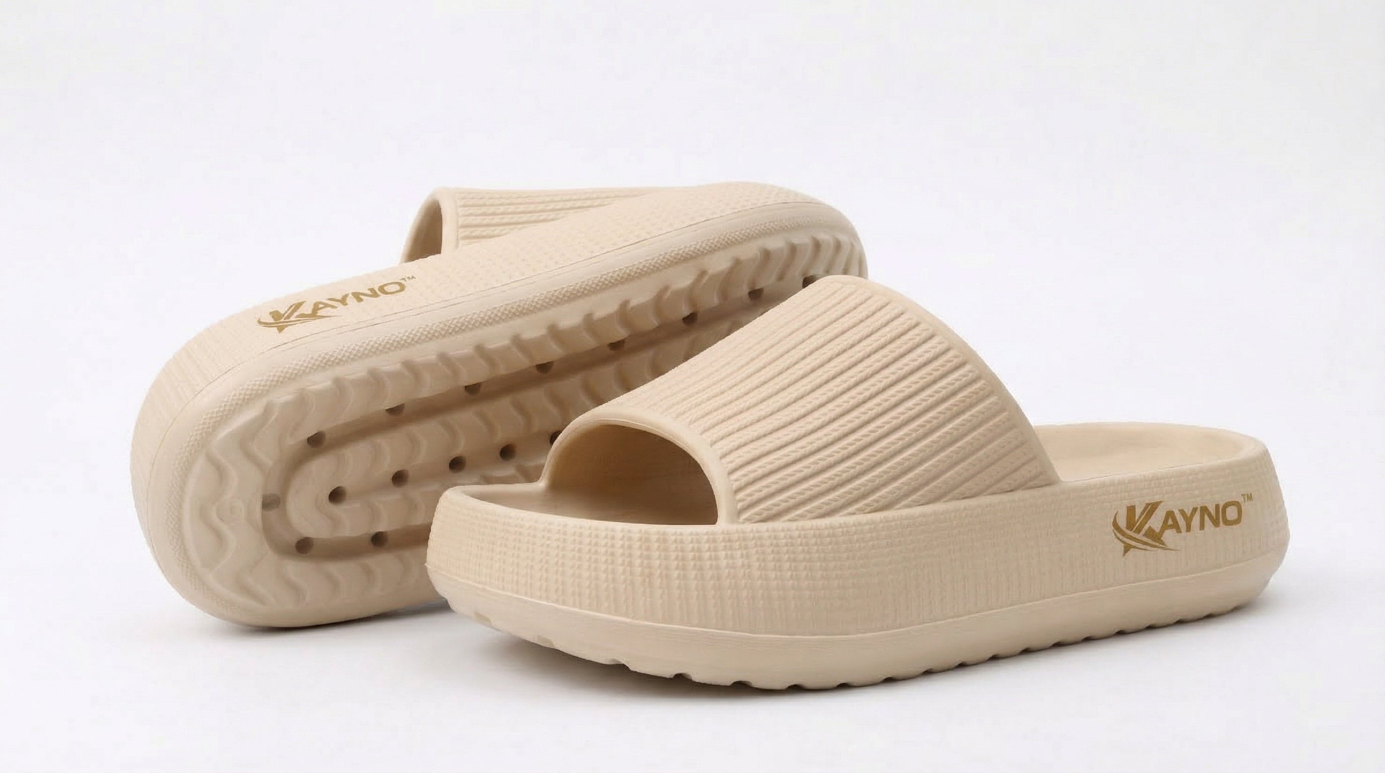 KAYNO Vanille Memory-Foam-Pantolette in Seitenansicht